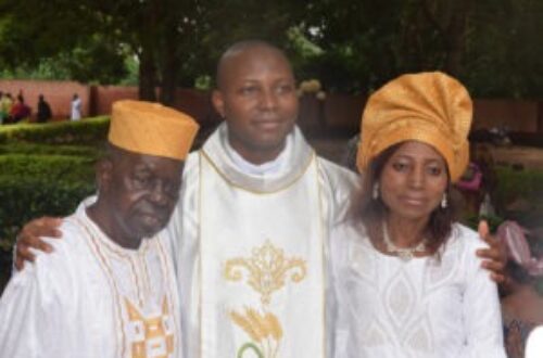 Article : Ordination sacerdotale dans le diocèse d'Abomey : Renaud Togla ADJAHO, S.J reçut dans l’ordre sacré du presbytérat